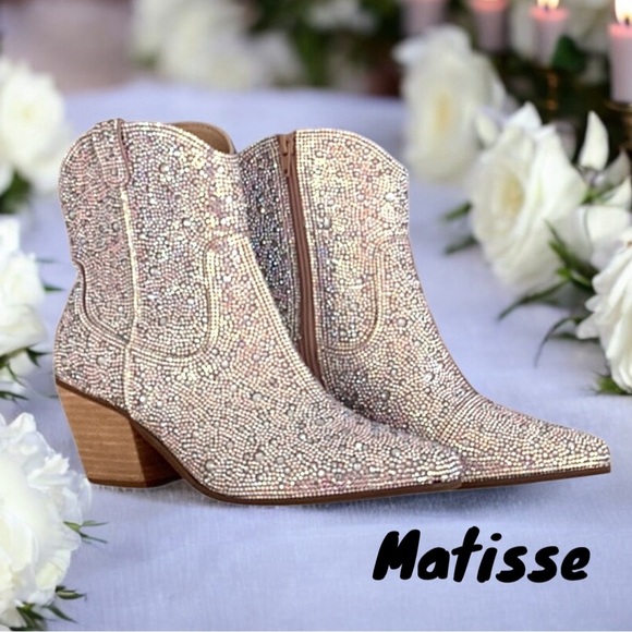 Women's New Sparkling Rhinestone Shayne Western style ankle boot WOMENS size 8.5 - Picture 1 of 13